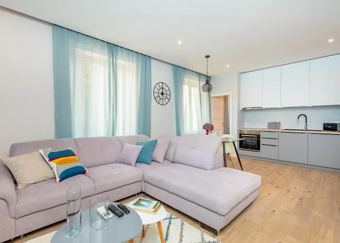 Contemporary Desgined Apartment